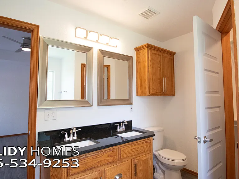 5004 SE 52nd St — Photo 21
