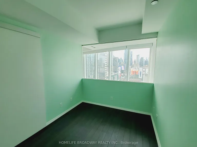 197 Yonge St #1714 — Photo 18