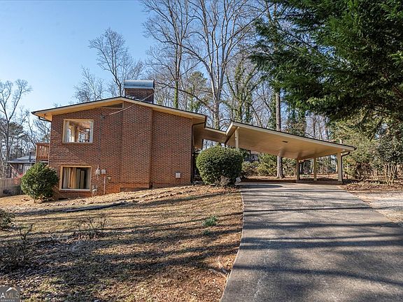 2nd image of 625 Forest Rd