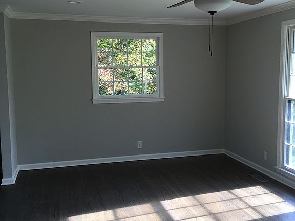 Open living area to kitchen