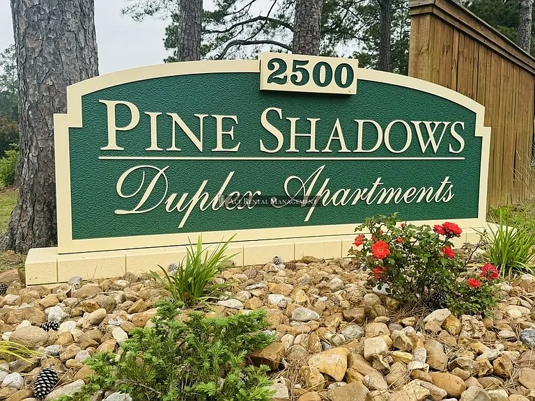 Pine Shadows Duplex Apartments — Photo 1