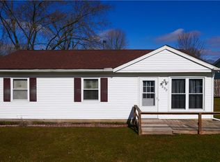 9899 Green Dr, Windham, OH 44288