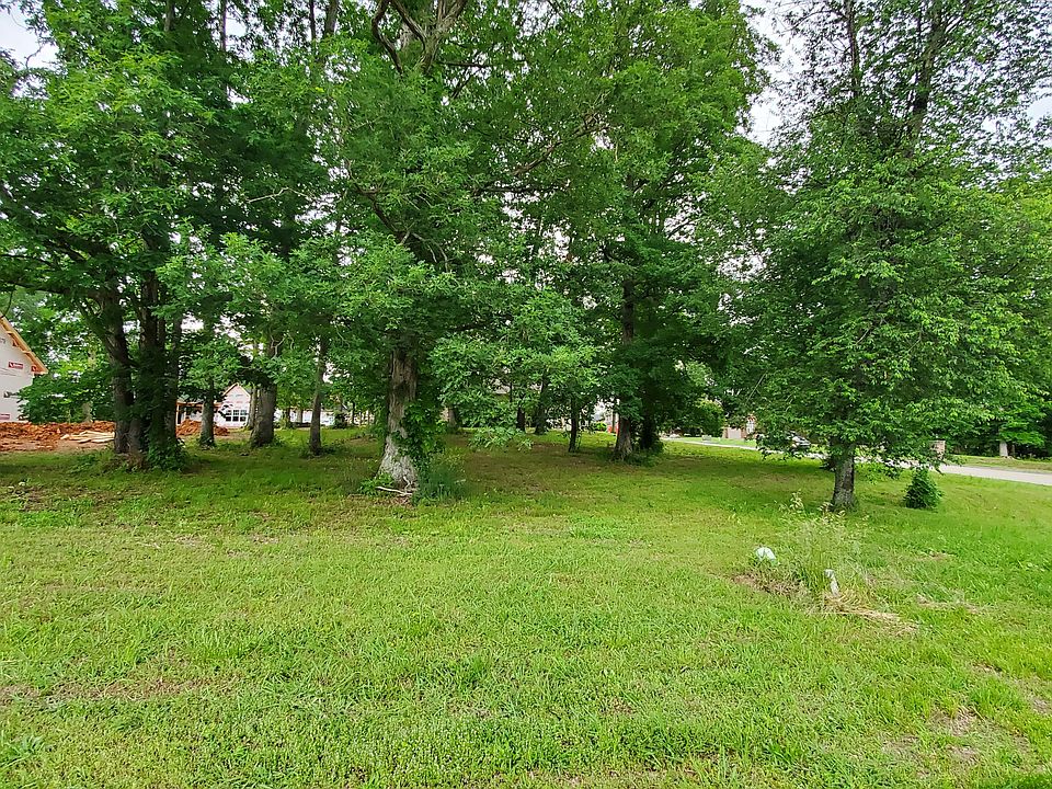 1st image of 804 Yosemite Dr