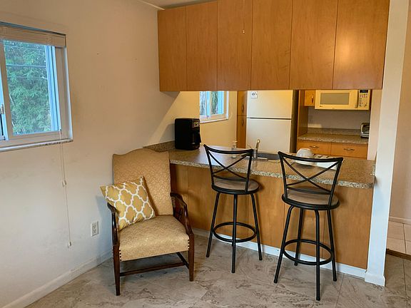 5th image of 301 69th St N APT 2