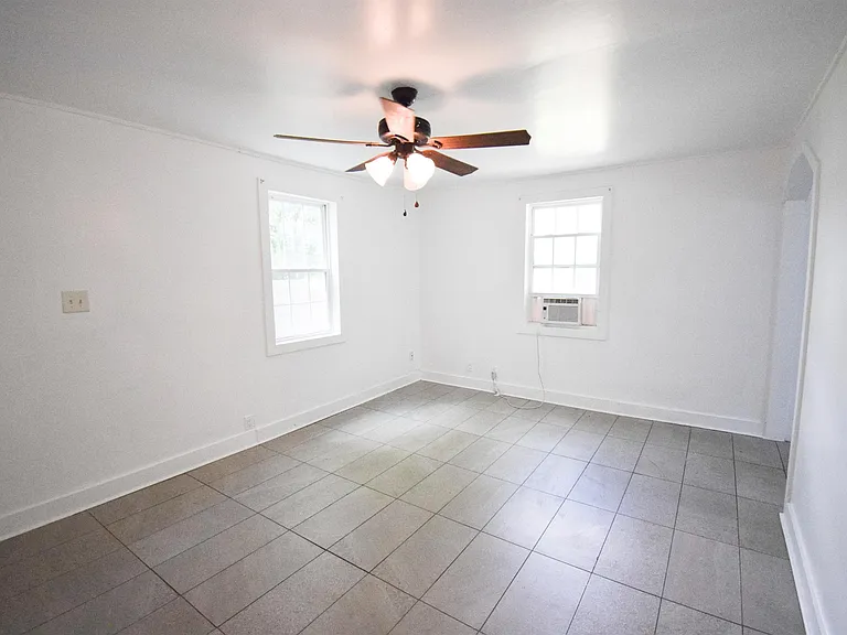2716 Sunrise St — Photo 5