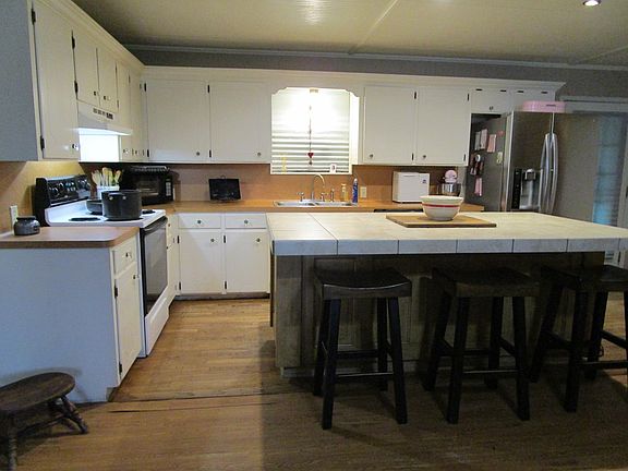 4th image of 1112 County Road 1875