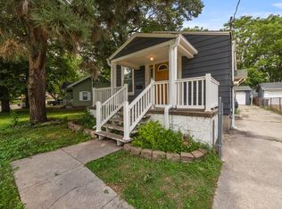 1735 Northwest Dr, Des Moines, IA 50310