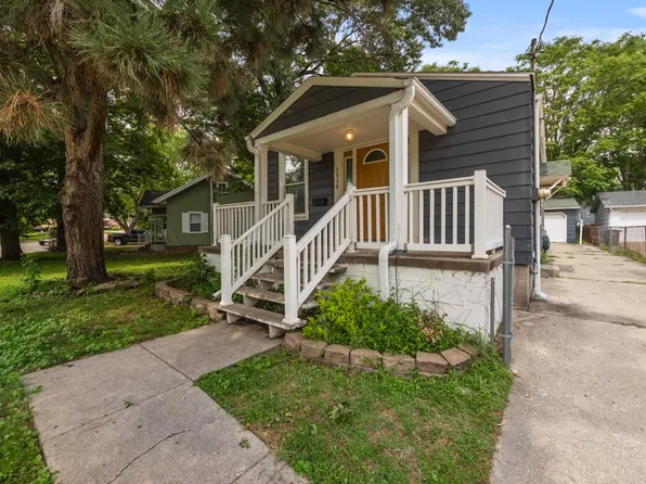 1735 Northwest Dr, Des Moines, IA 50310