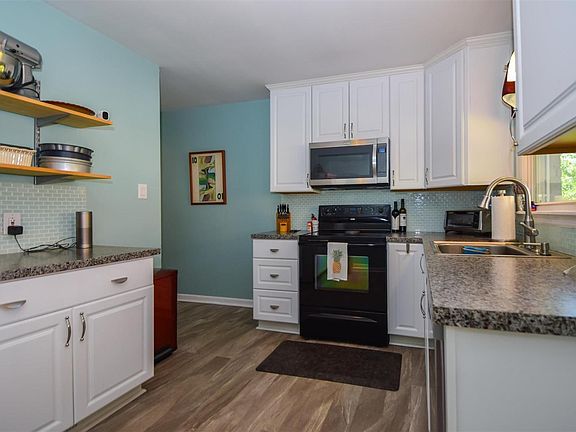 5th image of 951 Norbourne Ave