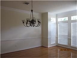 4th image of 4218 Oak Forest Dr