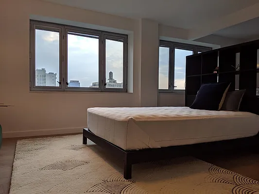 Rented by Arwell Realty | media 8