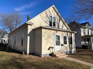 1515 W 14th St, Sioux City, IA 51103
