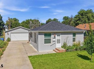 2214 Avenue F, Scottsbluff, NE 69361