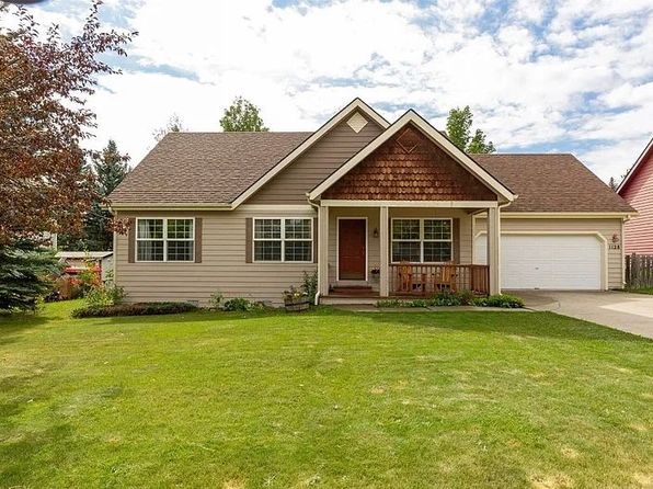 1128 N Spruce Dr