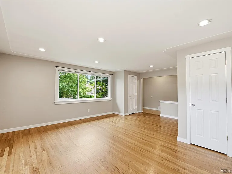 1275 W 4th Ave — Photo 6