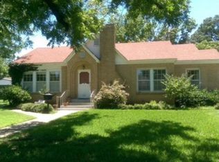 816 Calaveras St, Graham, TX 76450