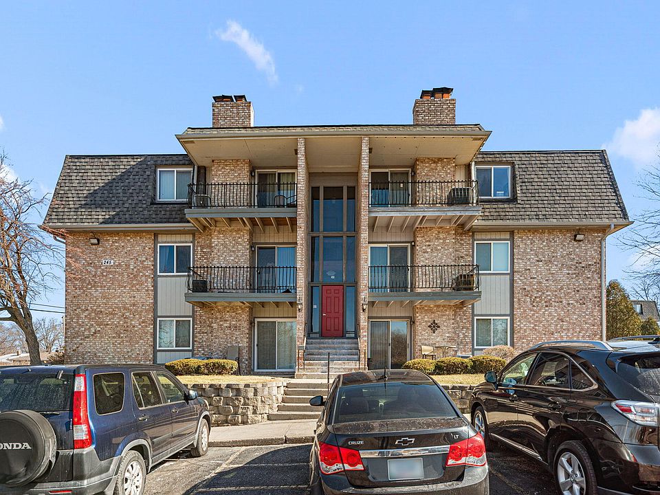 1st image of 245 W Joliet St APT 103