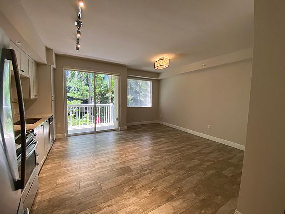 Living/Dining Area