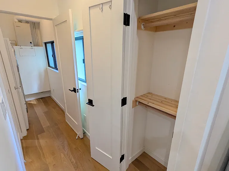 51 Moss St — Photo 10