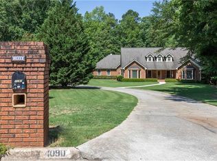 1090 Forest Hills Dr SE, Conyers, GA 30094