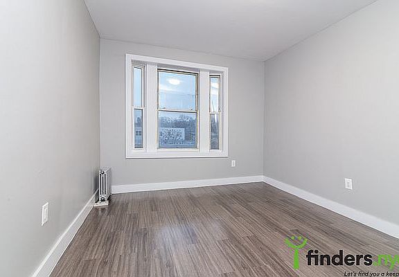 3rd image of 1049 Kelly St APT 8
