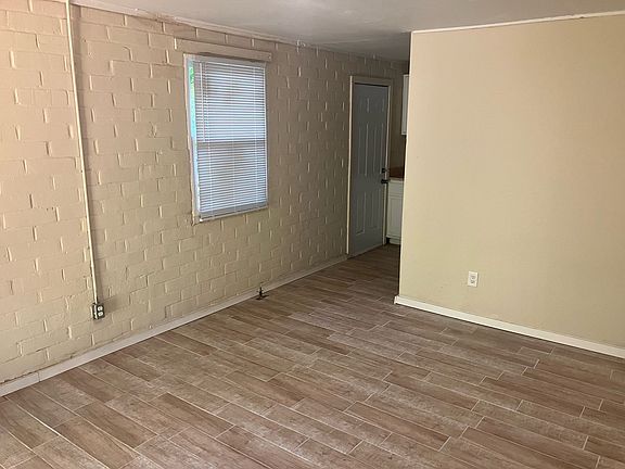 3rd image of 521 Hall St #1
