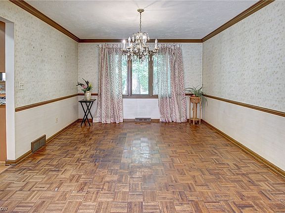 5th image of 452 Locklie Dr