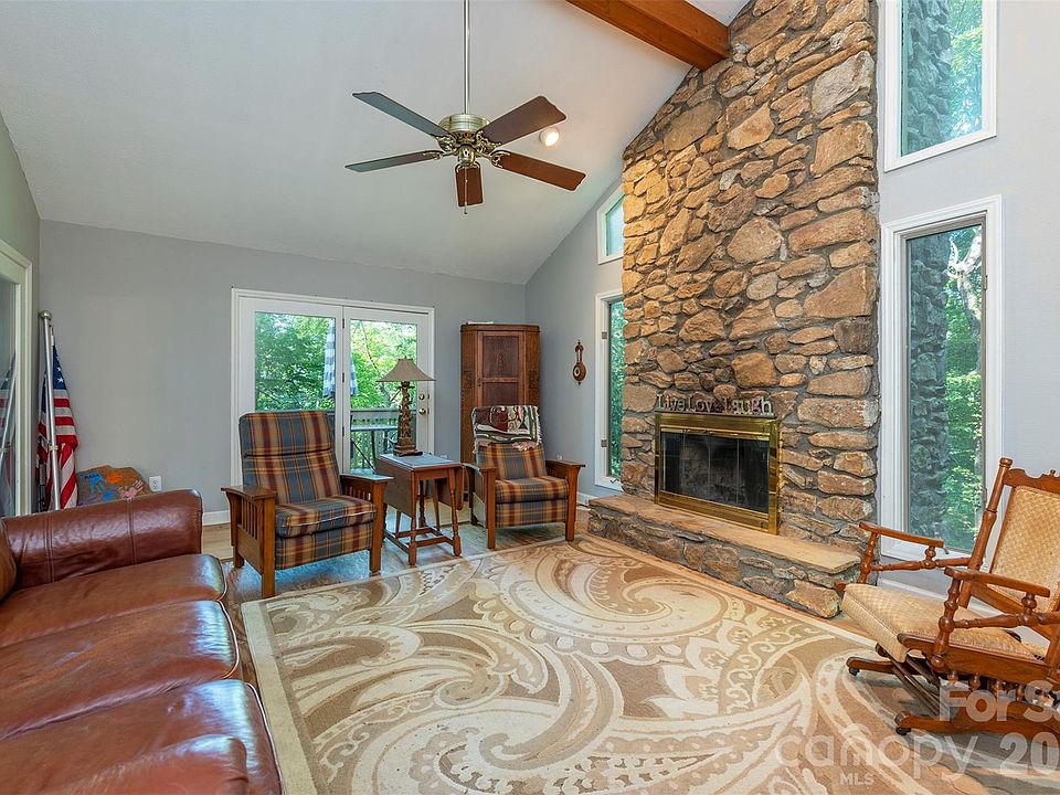 1st image of 10 Chestnut Ridge Rd