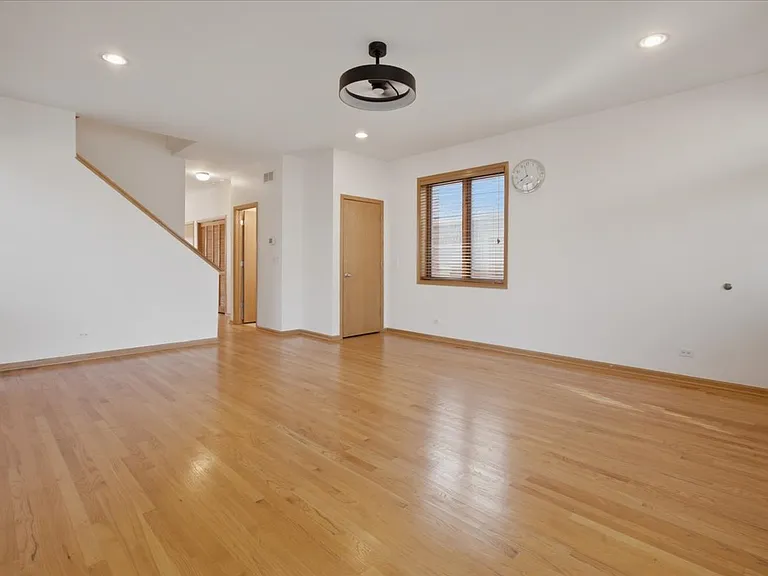 2911 S Farrell St — Photo 3