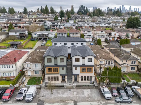 5406 Manor St #5, Burnaby, BC V5G 1B7