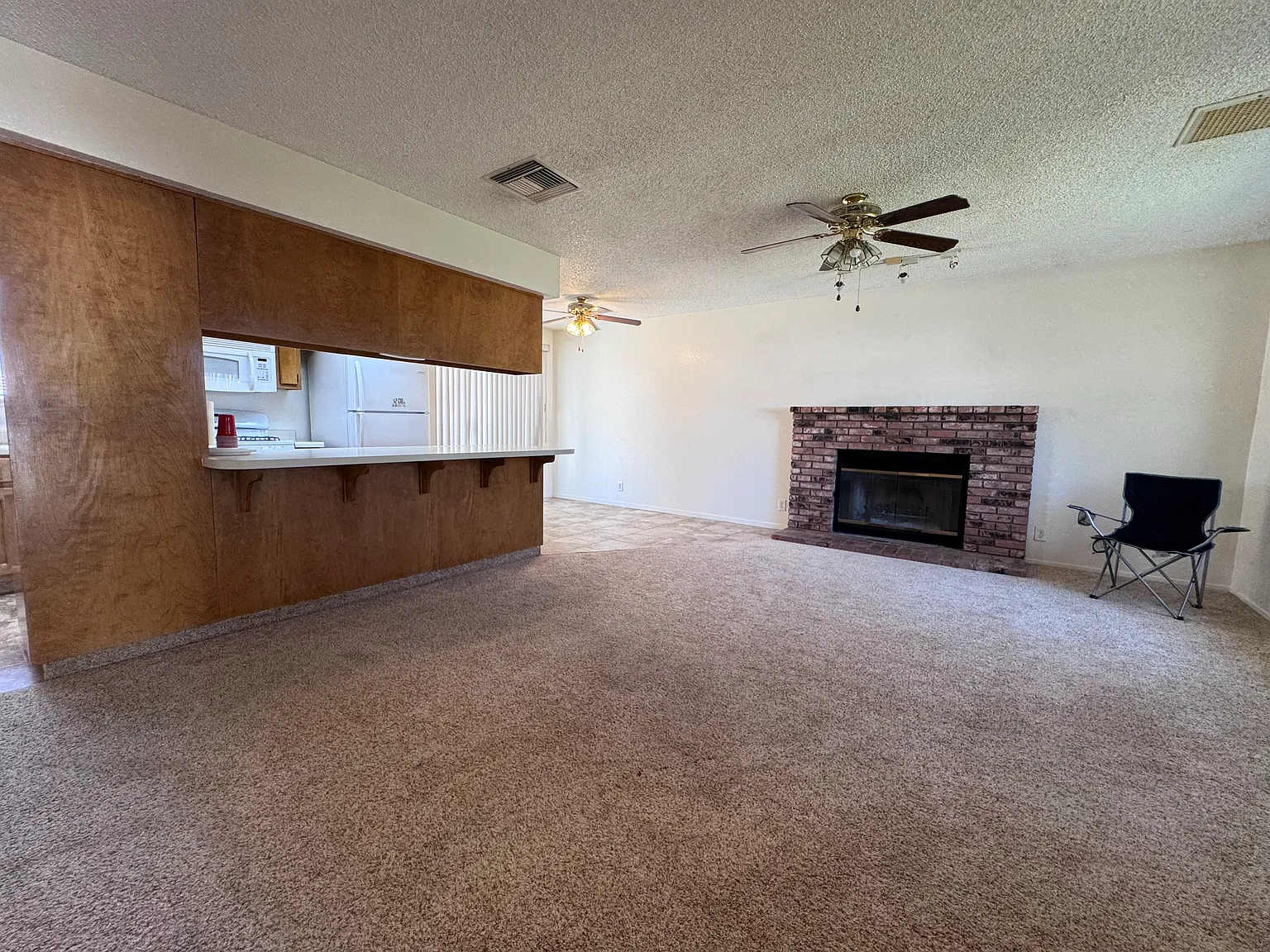 3 bed, 1234 sqft, $1,800 — Photo 2