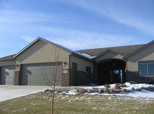 5511 Jaren Lee Pl, Sioux Falls, SD 57108