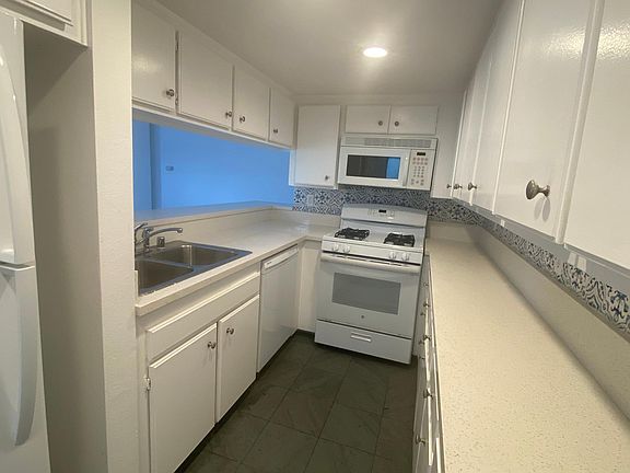 view 2 of the kitchen