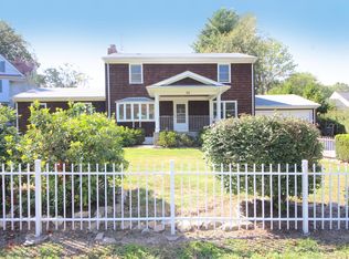 51 Cross Ln, Cos Cob, CT 06807