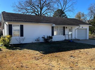 308 E Redwood Ave, Sallisaw, OK 74955