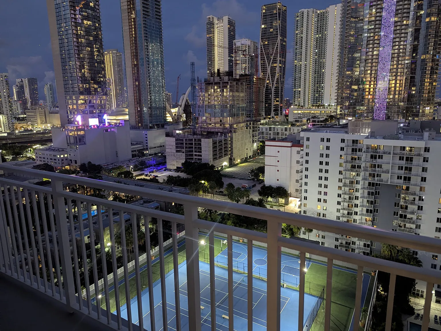 2 bed, 1000 sqft, $4,000 — Photo 2