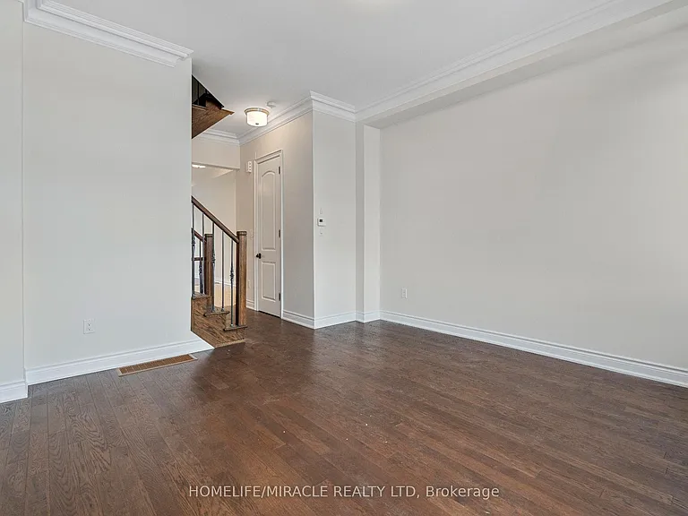 61 Yorkton Blvd — Photo 9
