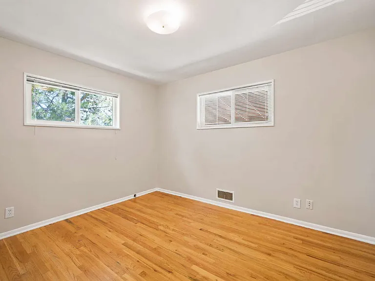 1398 Troy St — Photo 11