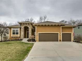 12070 S Sunray Dr, Olathe, KS 66061