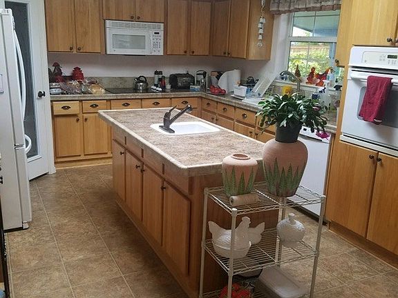 5th image of 10005 196th St Ct E