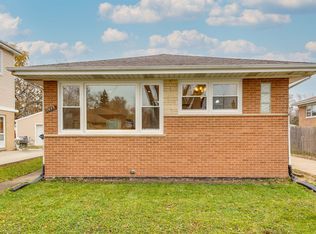 1689 S Elm St, Des Plaines, IL 60018