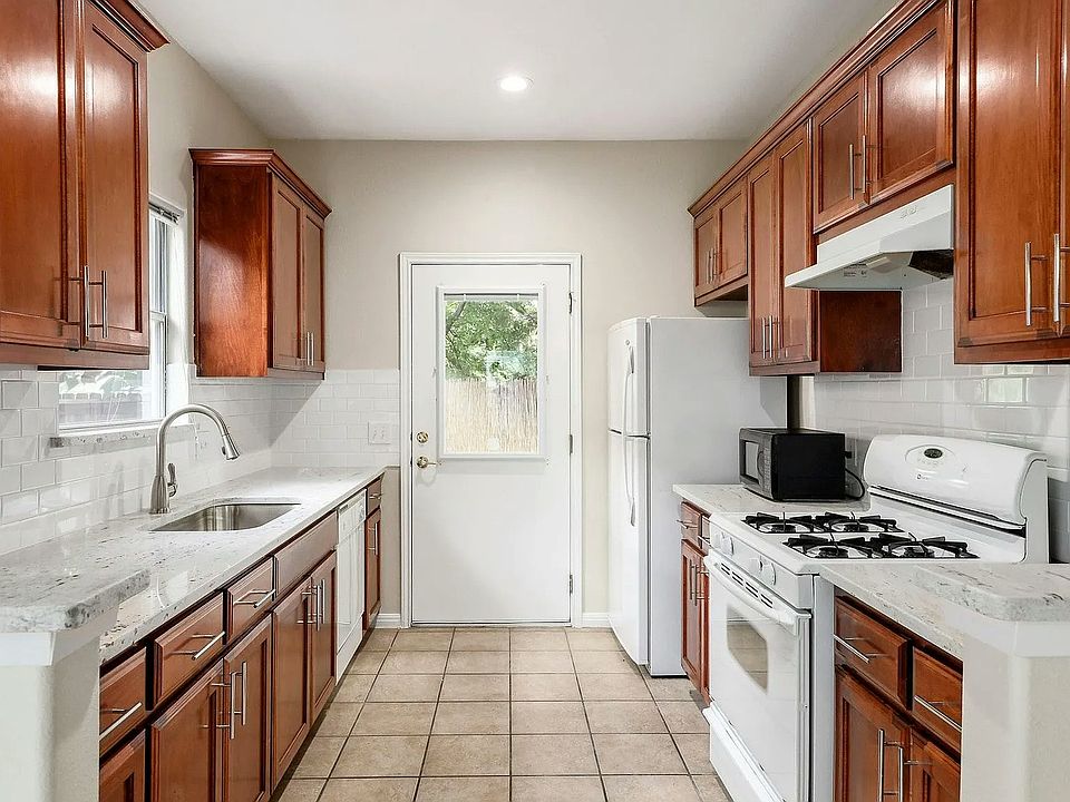 Kitchen to backyard door