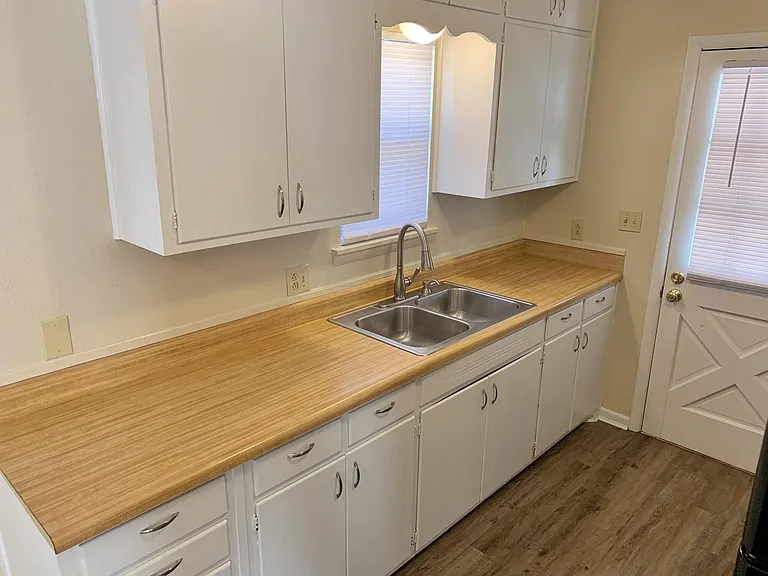 1146 E Alice St — Photo 20