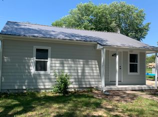 2209 Sloan St, Manhattan, KS 66502