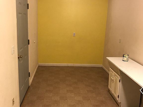 3rd image of 1122 Tacoma Ave