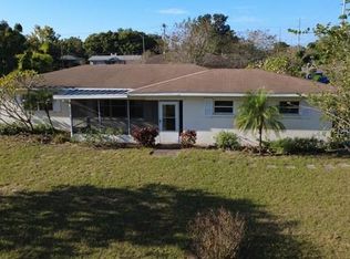 612 E Pearce Ave, Eagle Lake, FL 33839