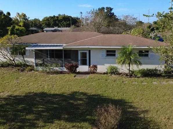 612 E Pearce Ave, Eagle Lake, FL 33839