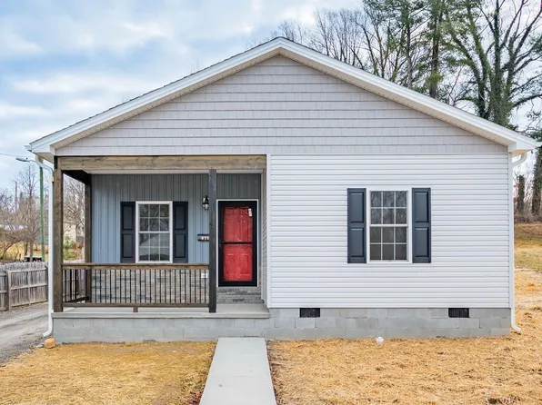 928 N South St, Mount Airy, NC 27030