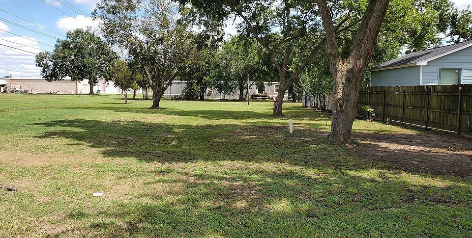 2nd image of 1302 8th St
