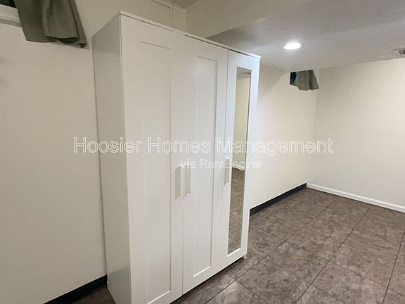 3rd image of 770 E 61st St #7